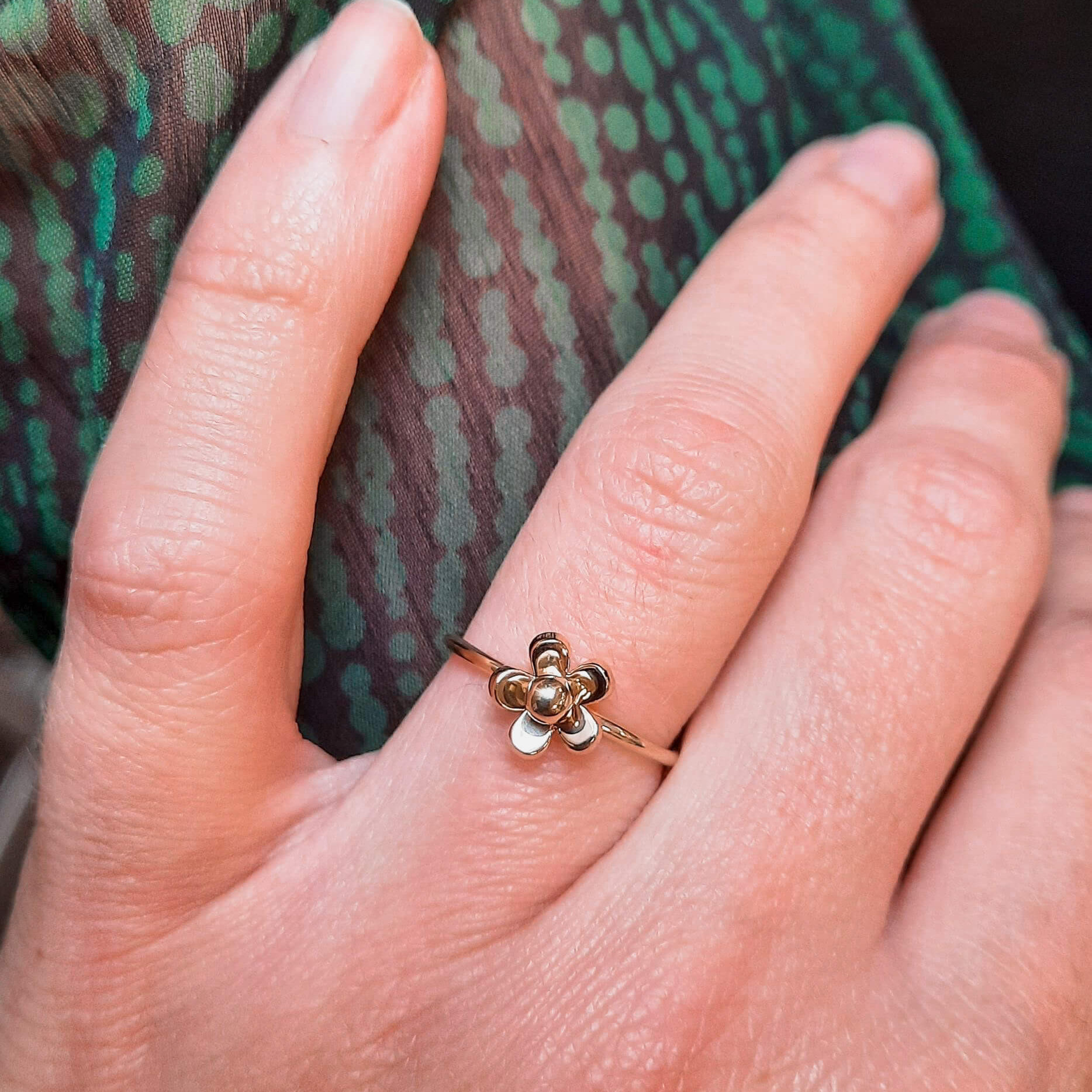gedenksieraad ring met bloem